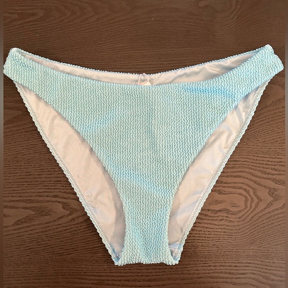 Show Me Your MuMu Sky Blue Scrunch Bikini Set - Picture 13 of 16